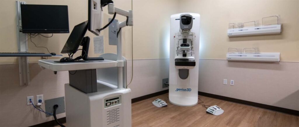 SmartCurve 3D Mammogram machine