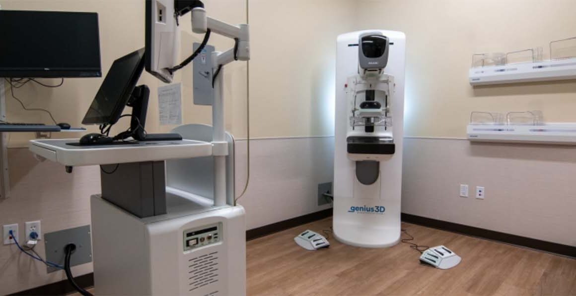 SmartCurve 3D Mammogram machine