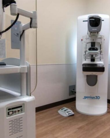 SmartCurve 3D Mammogram machine