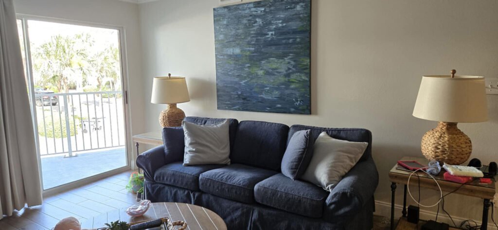 Emerald Seaz Living Room