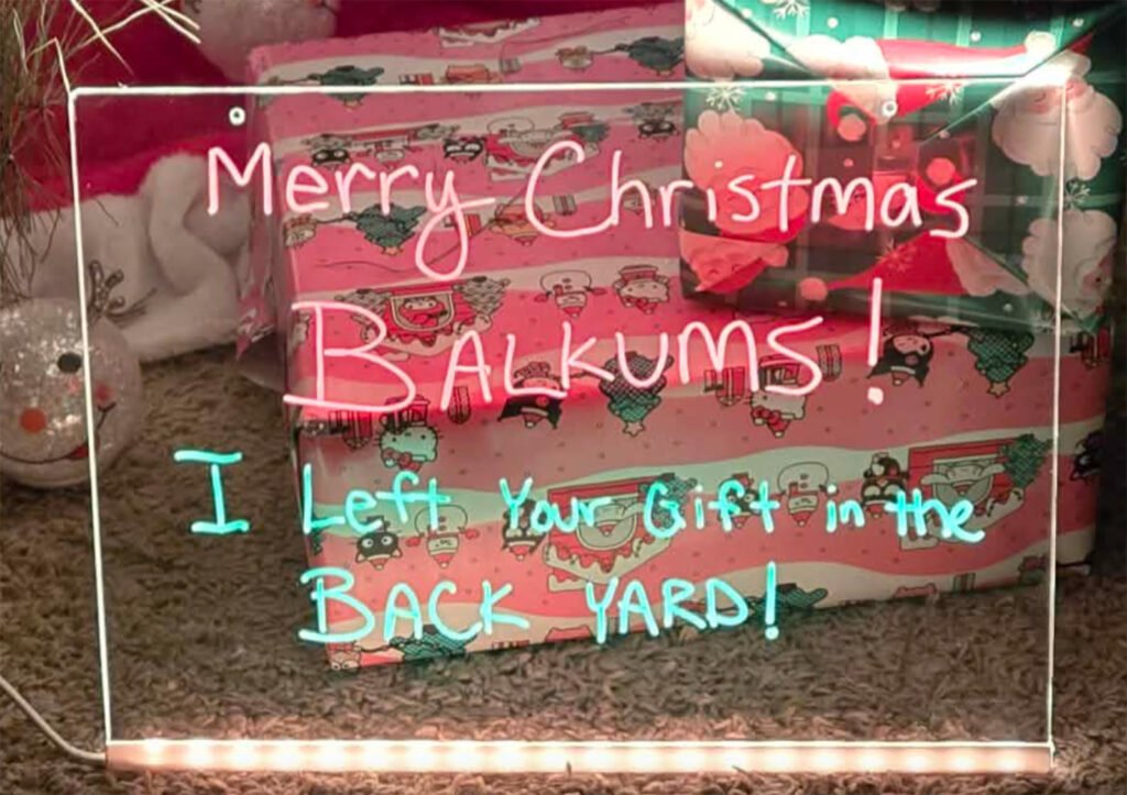 Santa Leaves A Neon Note