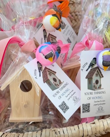 Birdhouse favors in a basket