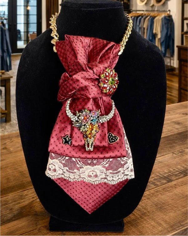 Lace Longhorn by Lua S Design