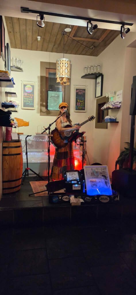 Live music at Jackacudas Restaurant.